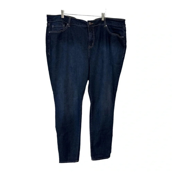 Torrid 24T‎ plus-size blue jeans - Picture 3 of 6